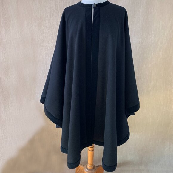 Vintage Black Wool Cape with Matching Scarf - Picture 2 of 9